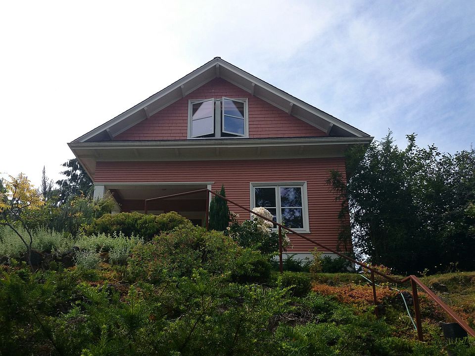 2nd image of 2911 E Jefferson St