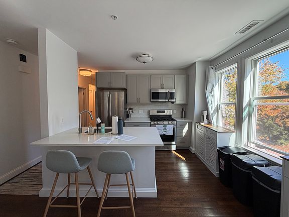 2nd image of 4 Dufton Rd #4