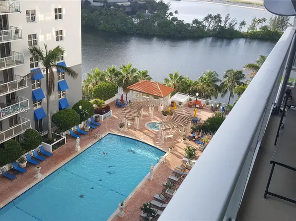 5085 NW 7th St, Miami, FL