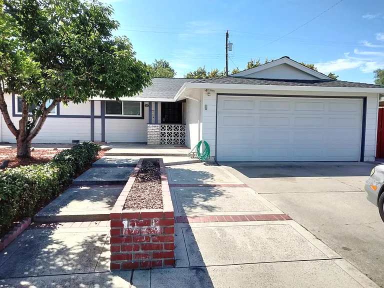 1028 Durness Pl — Photo 1