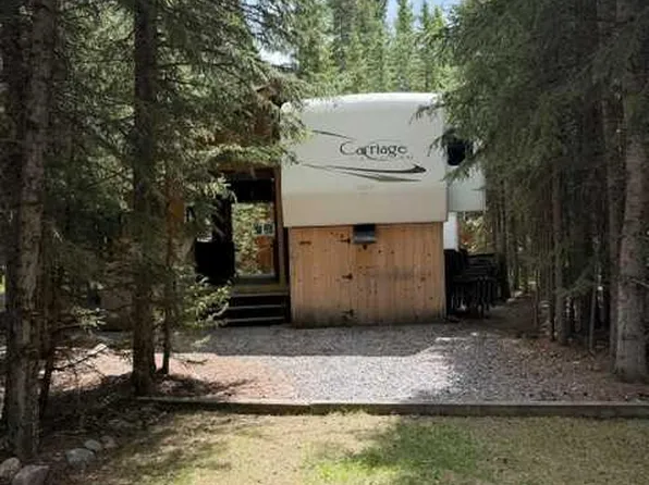 110 4th Ave SW, Three Hills, AB T0M 2A0