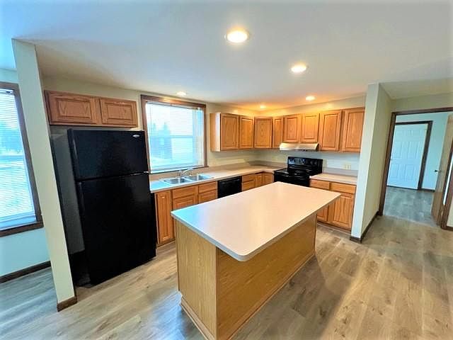 1st image of 3275 Ivanhoe Ave