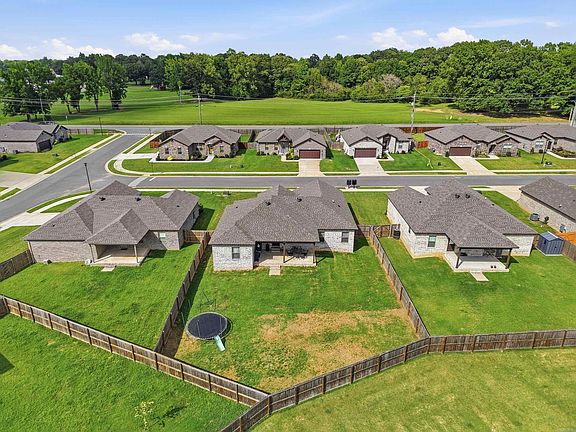 4th image of 13 Aberdeen Dr