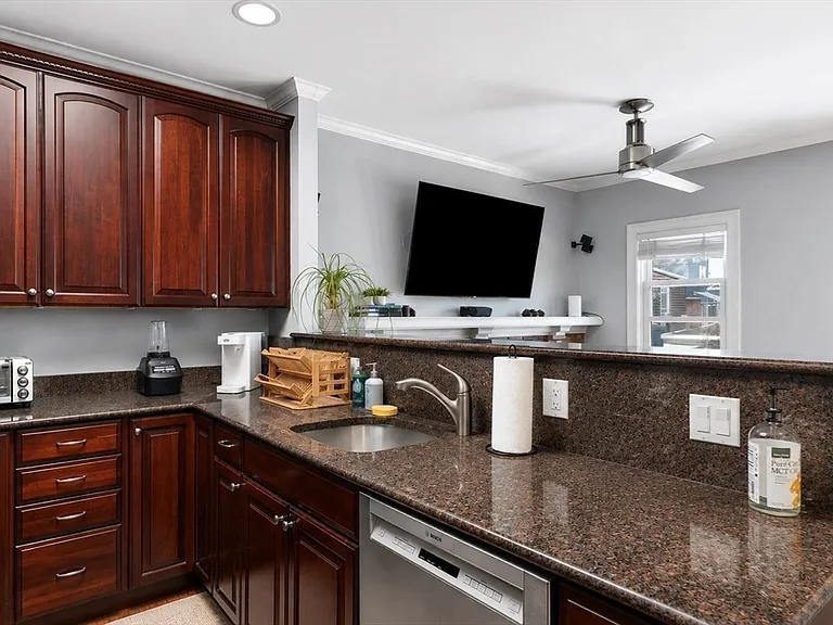 159 M St #3 — Photo 6