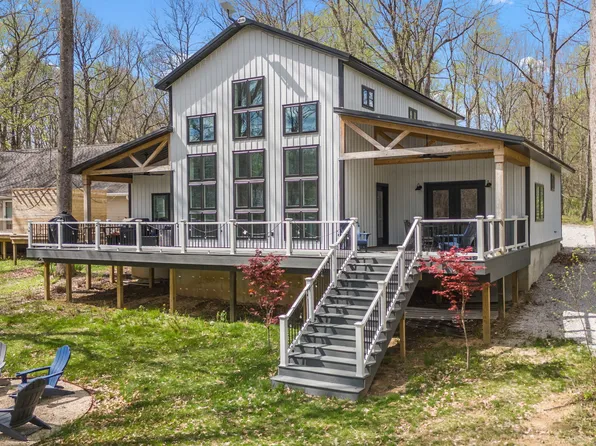 8446 E Parkview Dr, Rockville, IN 47872
