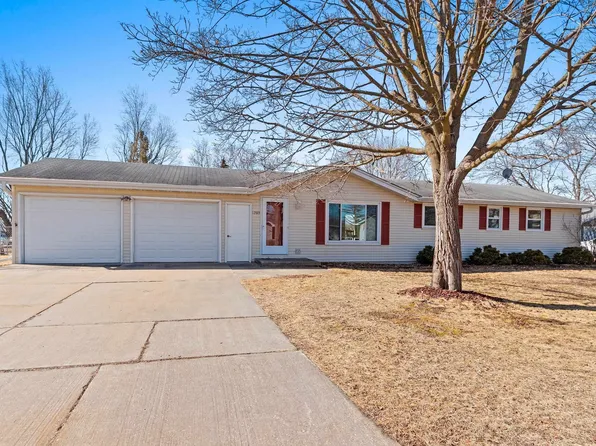 1289 Echo Ln, Green Bay, WI 54304