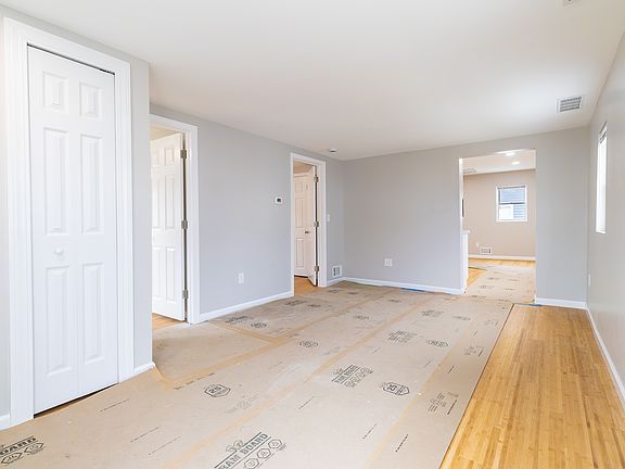 5th image of 23181 Stewart Ave