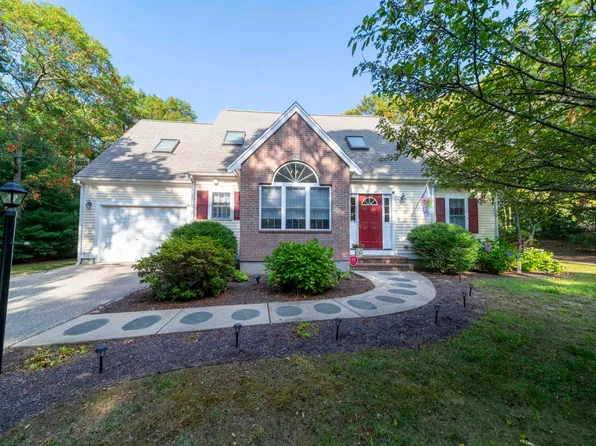 113 Club Valley Drive, Hatchville, MA 02536