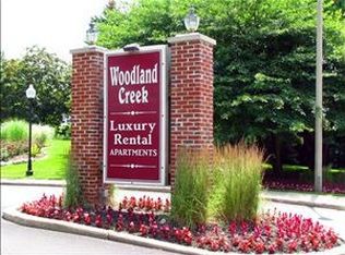 325 Oak Creek Dr APT 111, Wheeling, IL 60090