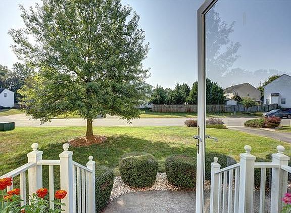 5th image of 1828 Greenwood Glen Dr
