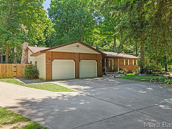 3rd image of 11728 Long Lake Dr