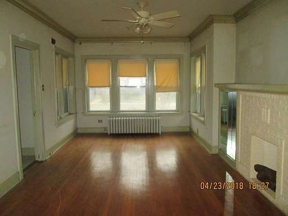 5th image of 7932 S Jeffery Ave