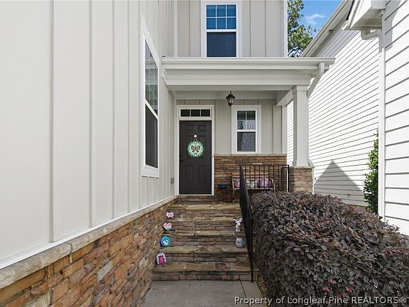 3rd image of 141 Pine Hawk Dr
