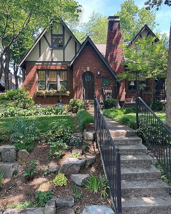 1st image of 2808 W Linden Ave