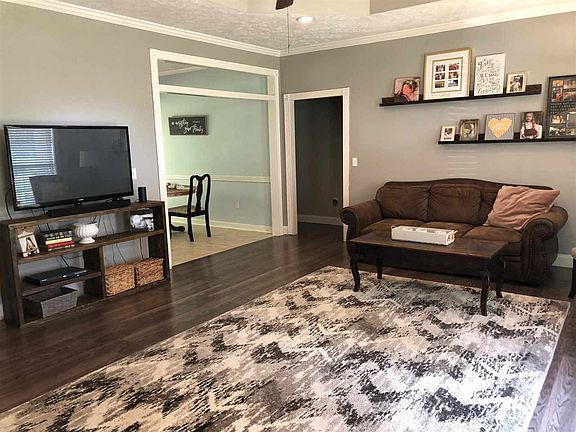 4th image of 1029 N Riverchase Dr