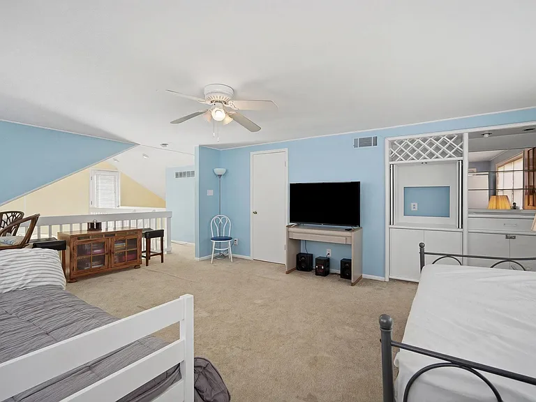 205 North St #10 — Photo 21