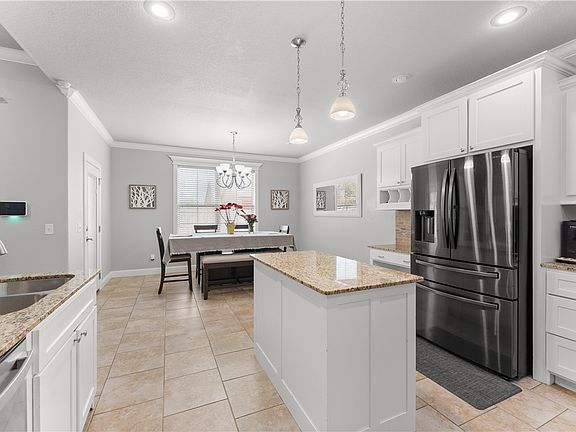 5th image of 236 Ranalli Ave