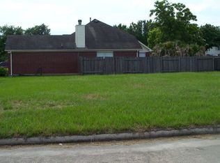 713 Spanish Trce, Angleton, TX 77515