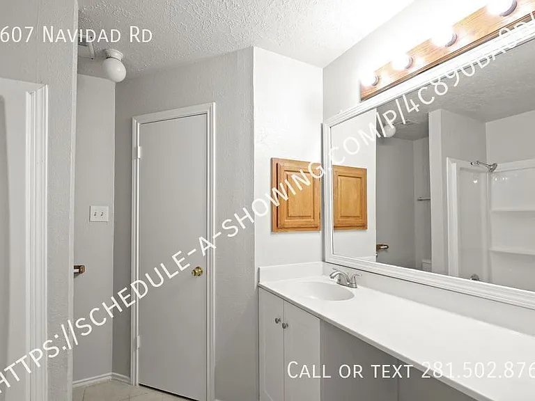 6607 Navidad Rd — Photo 9