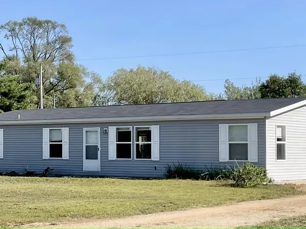 5601 W Limbaugh Ln, Fremont, MI 49412