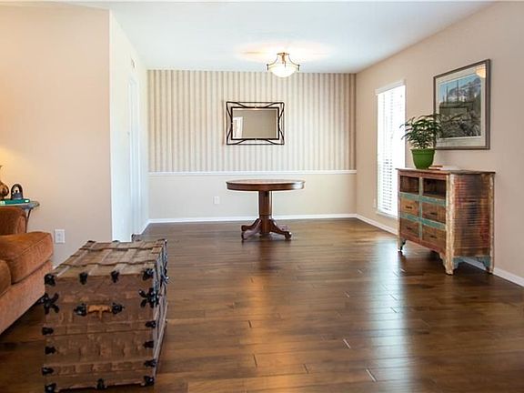 4th image of 2918 Furneaux Ln