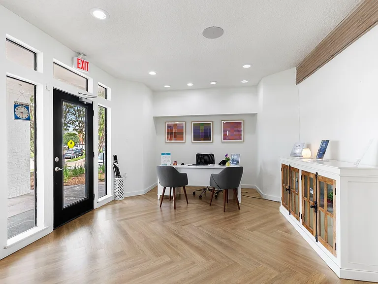 Leasing Center