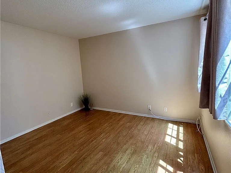451 Medford Ct #102 — Photo 22