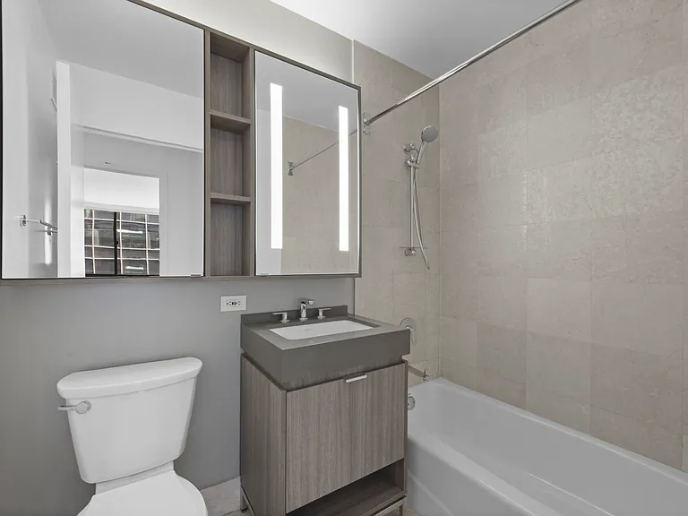 77 W 24th St #5D — Photo 2
