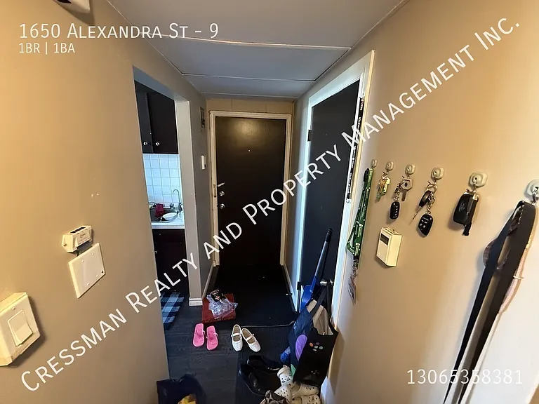 1650 Alexandra St #9 — Photo 3