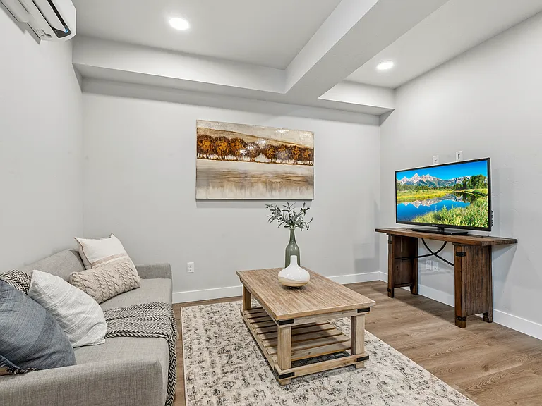 10095 W McMillan Rd — Photo 3