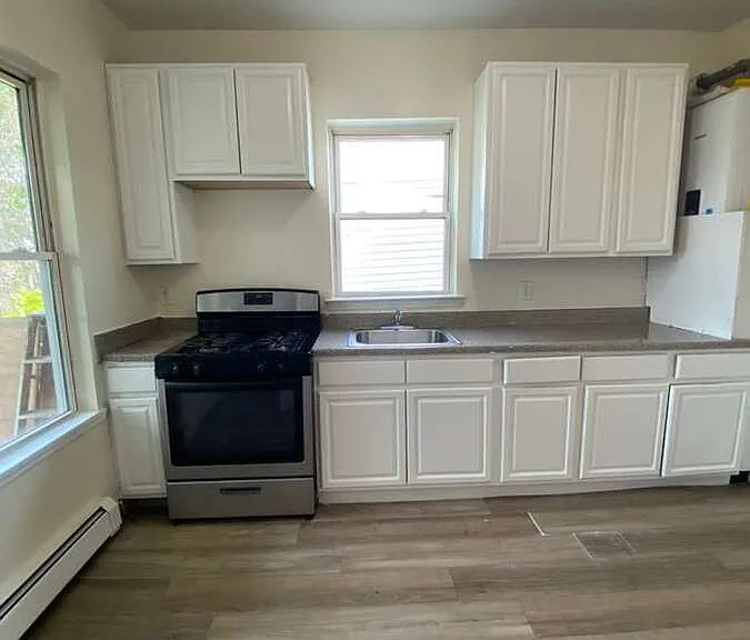 70 Ash St — Photo 11