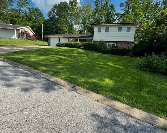 2nd image of 9968 Lochiel Ln
