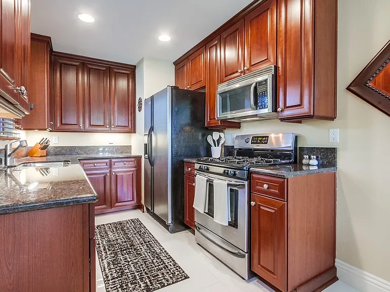525 Marine St #1 — Photo 34