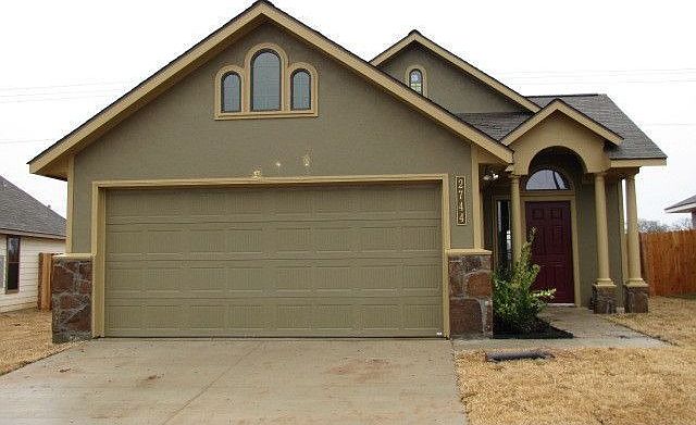 1st image of 2744 Silver Oak Dr
