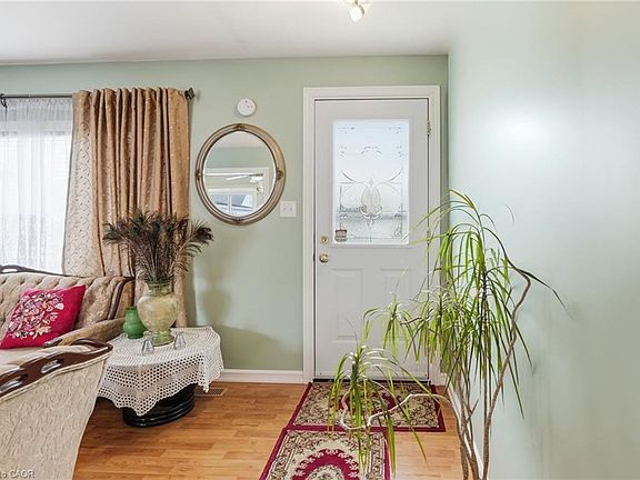 5th image of 54 Bingham Rd