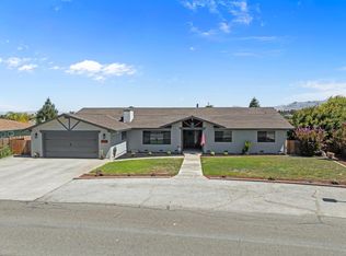 215 Rays Cir, Hollister, CA 95023