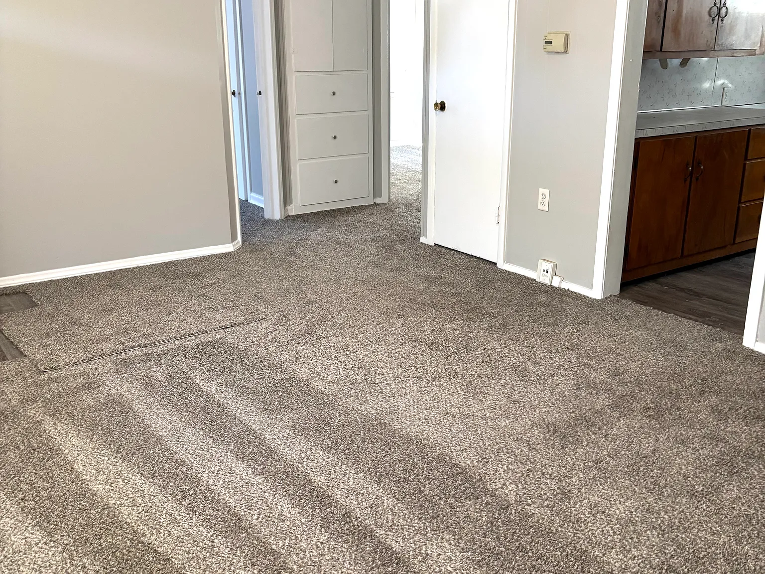 2 bed, 672 sqft, $1,195 — Photo 3
