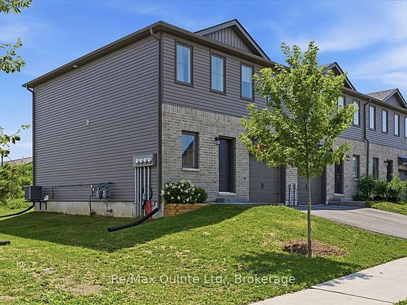 2nd image of 36 Campbell Cres
