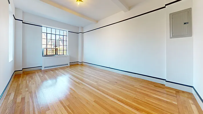 Rented by Bond New York | media 17