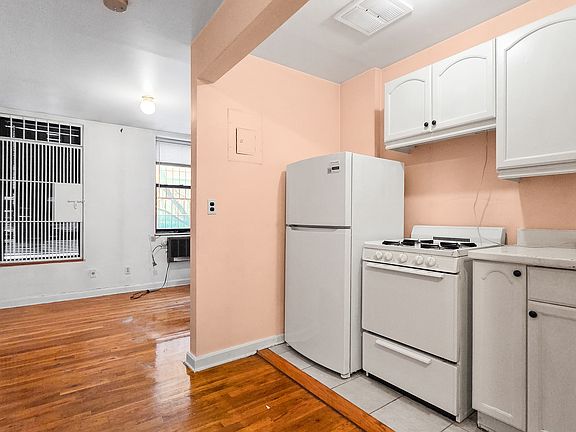 3rd image of 2177 3rd Ave APT 2B