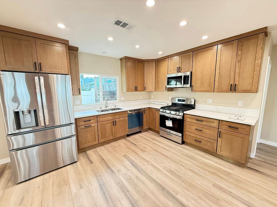 1st image of 3302A Paraiso Way #A