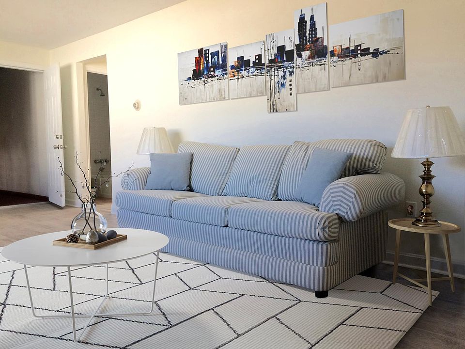 LIVING ROOM, 12 X 24