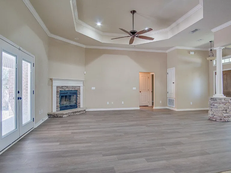 5485 Tucker Cir — Photo 6