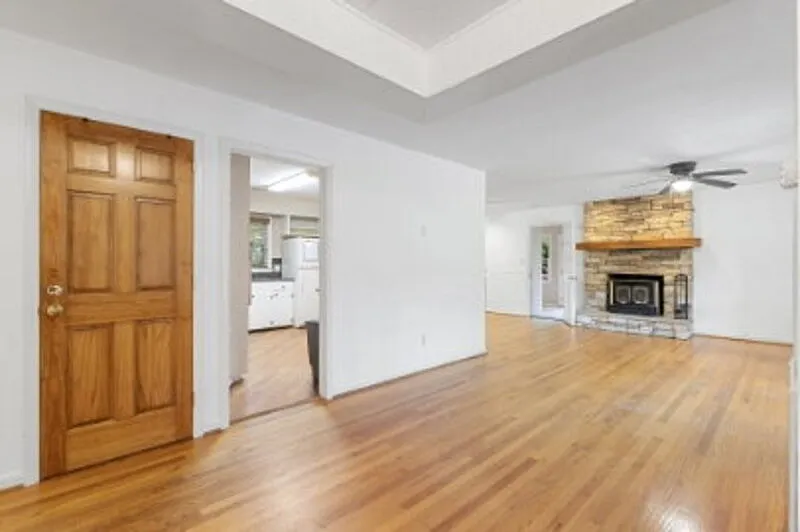3 bed, 2.0 bath, $2,000 — Photo 4