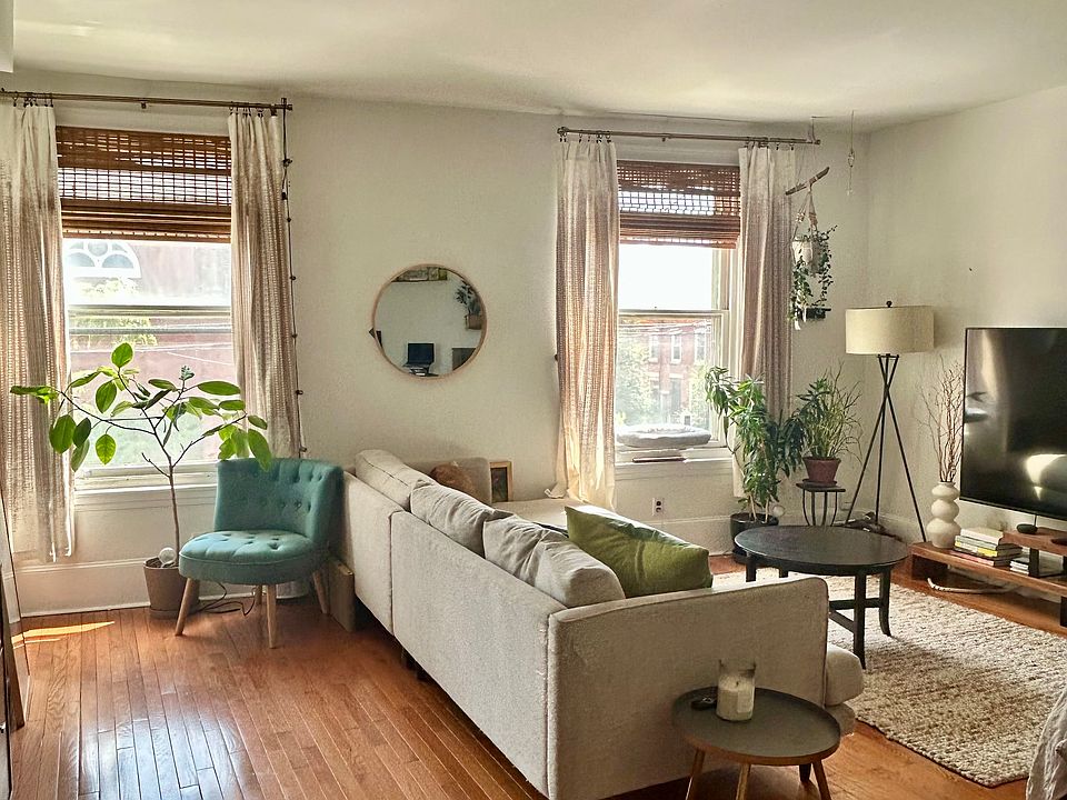 1st image of 225 Brown St #2