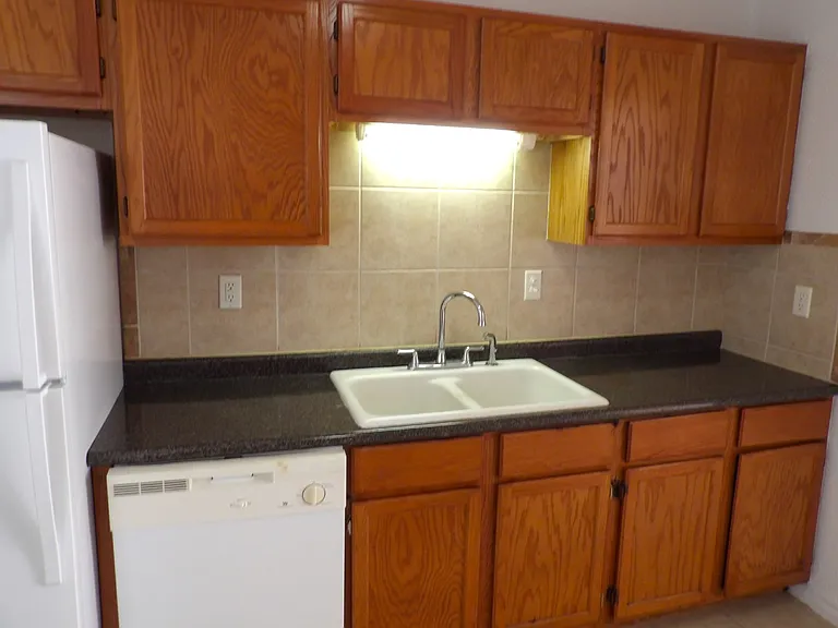 1145 NW Ozmun Ave — Photo 2