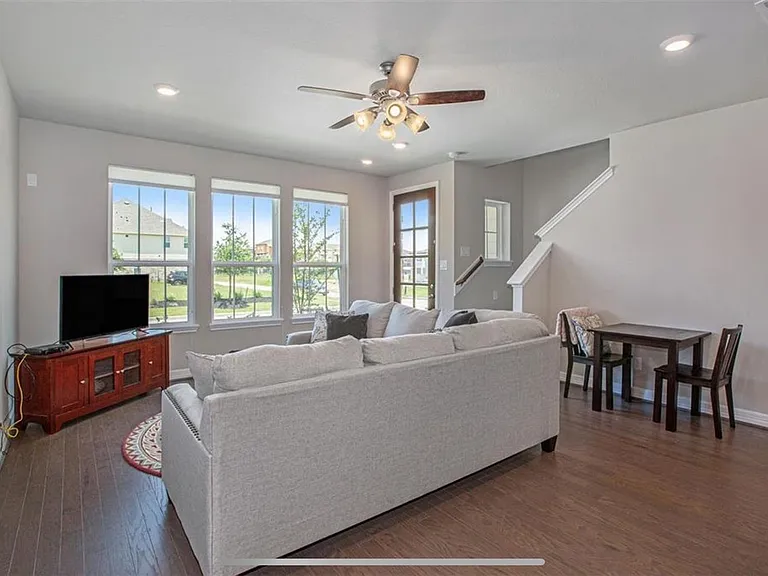 18225 Crystal Knoll Dr — Photo 3