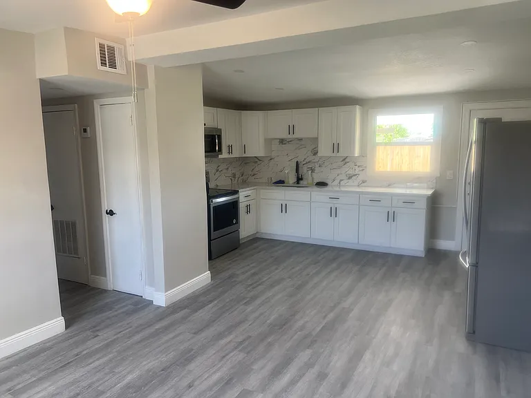 1804 Cadillac Cir — Photo 3