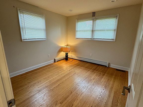 5th image of 104 Hulmeville Ave
