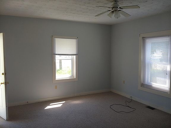 2nd image of 608 Thomas Ave